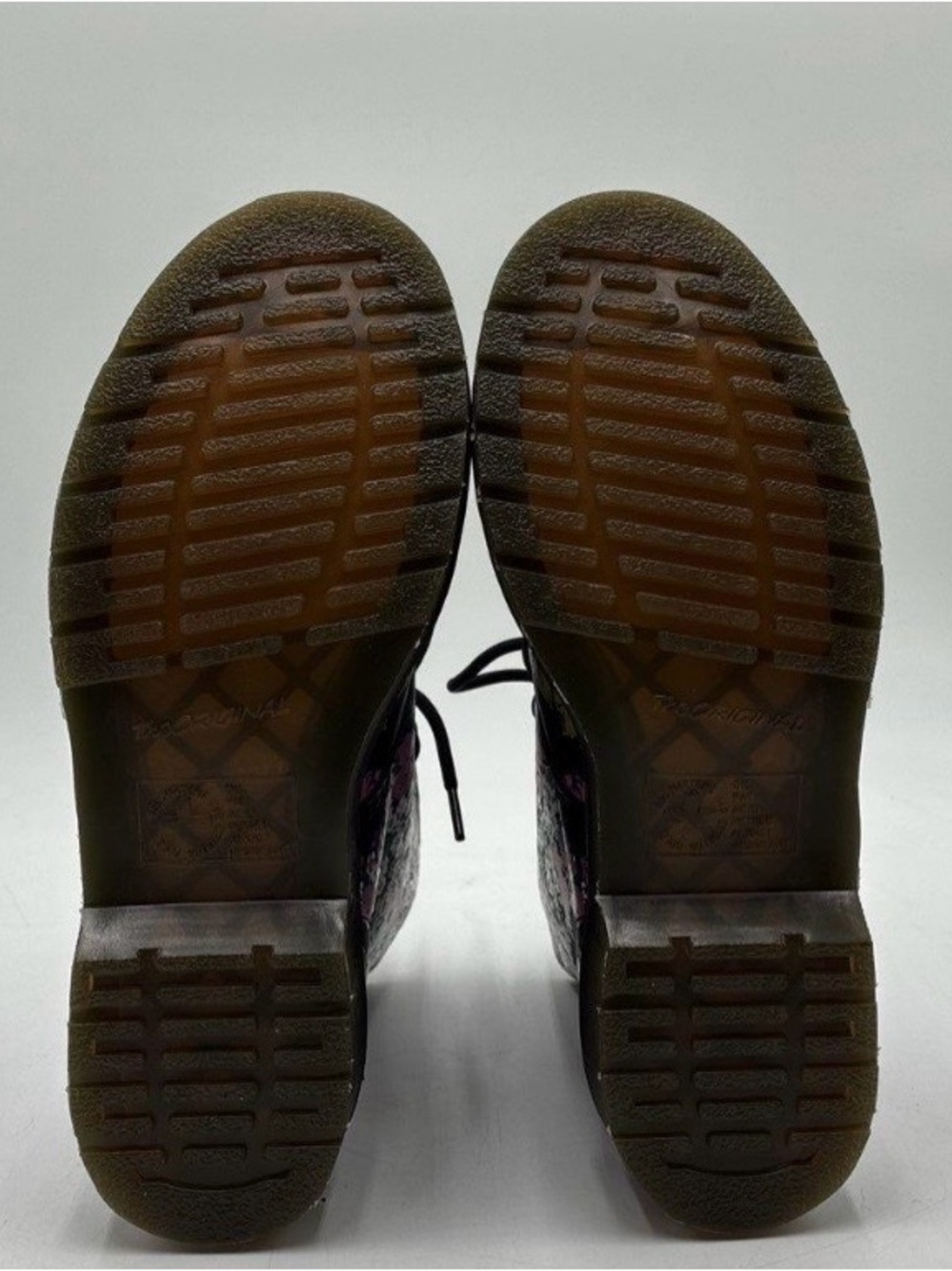 NWOB Dr. Martens 1460 Pascal Black Floral
Wanderlust 8 Eye Boots Women's Sz 8.5 - Picture 9 of 13